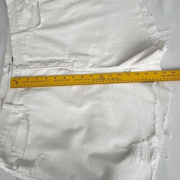 Good American Cut Off Distressed 90's White Denim Shorts Women's Plus 16 NWT - Picture 16 of 16